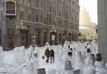 snowmen_in_street.jpg snowmen_in_street.jpg