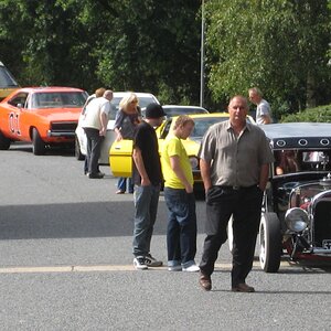 Collection of cars on the Hindhead Run
