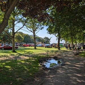 Worthing_Sunny_Sunday_2024_002.jpg