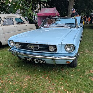 Worthing_Sunny_Sunday_2025_126.jpg