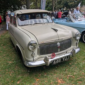 Worthing_Sunny_Sunday_2025_123.jpg