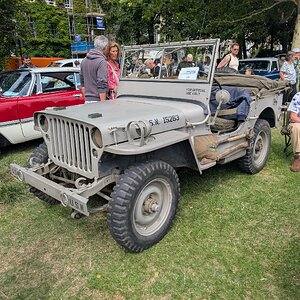Worthing_Sunny_Sunday_2025_045.jpg