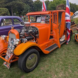 Worthing_Sunny_Sunday_2025_025.jpg