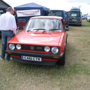 253