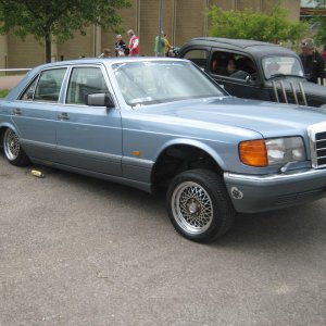 324