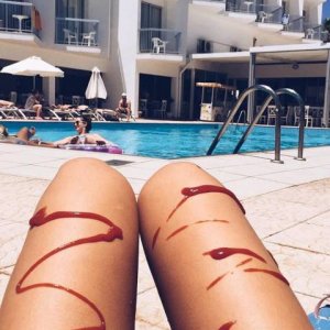 wait a second those arent hot dogs