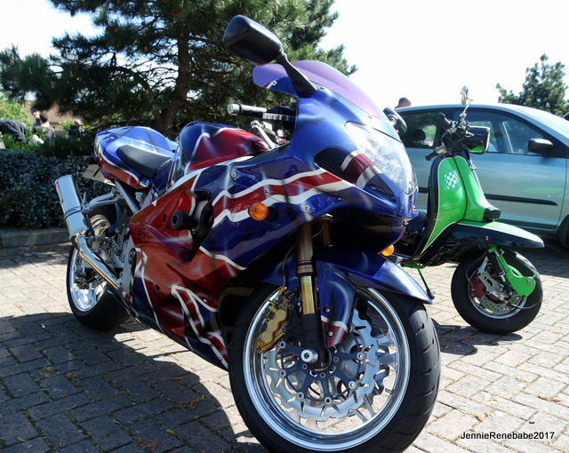 056 BIKES1