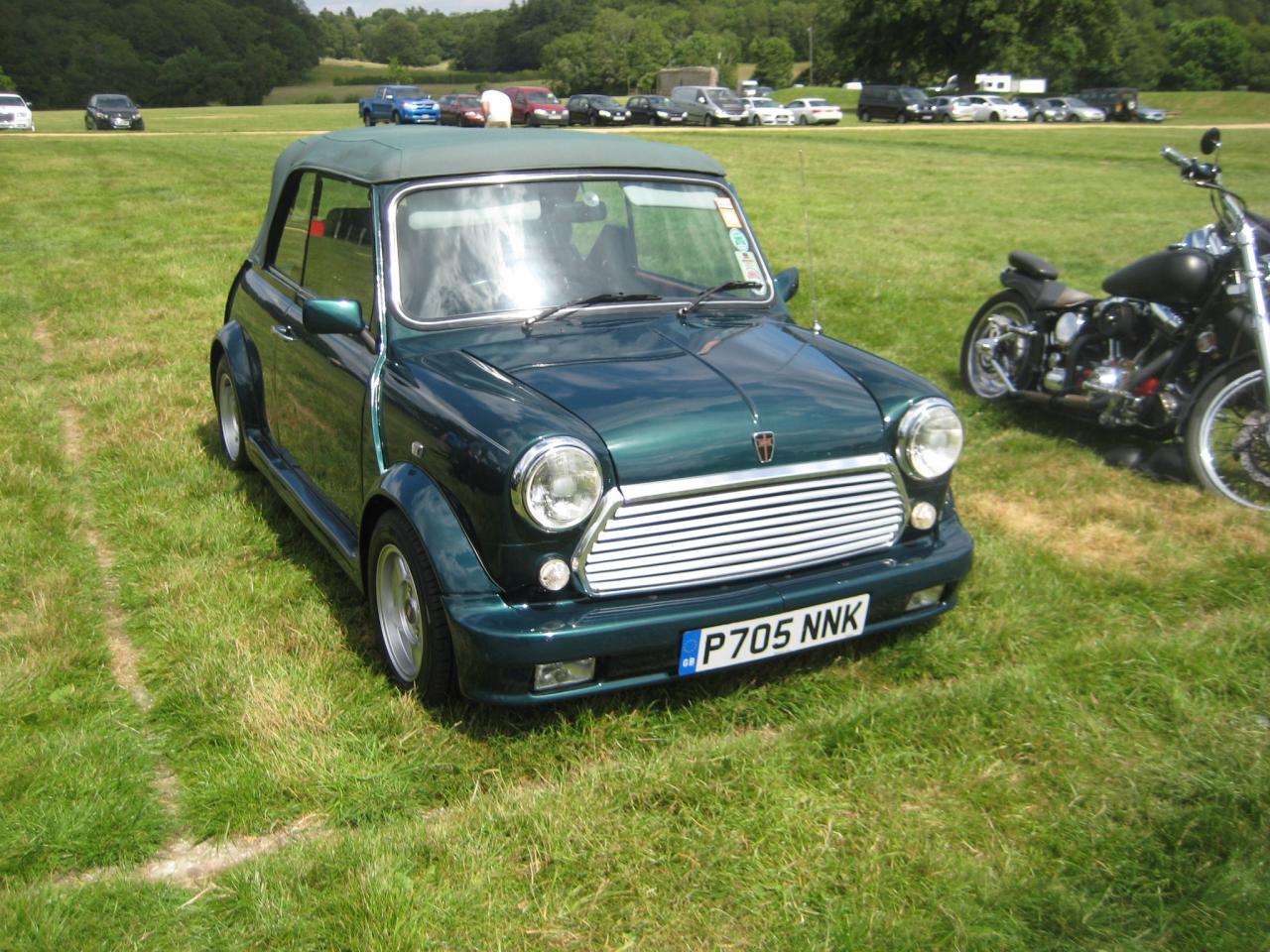 352