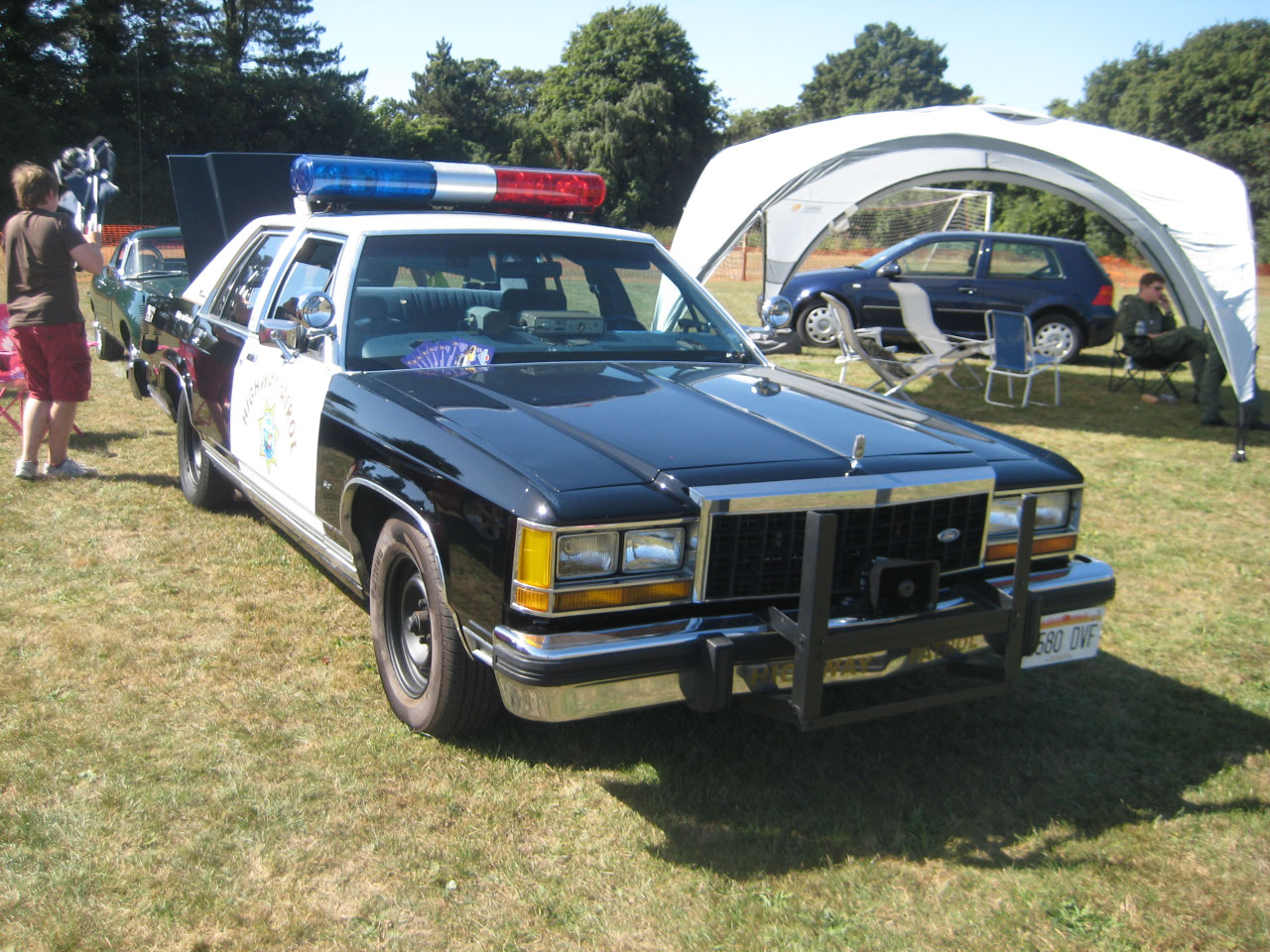 Black &amp; White 80's police car.