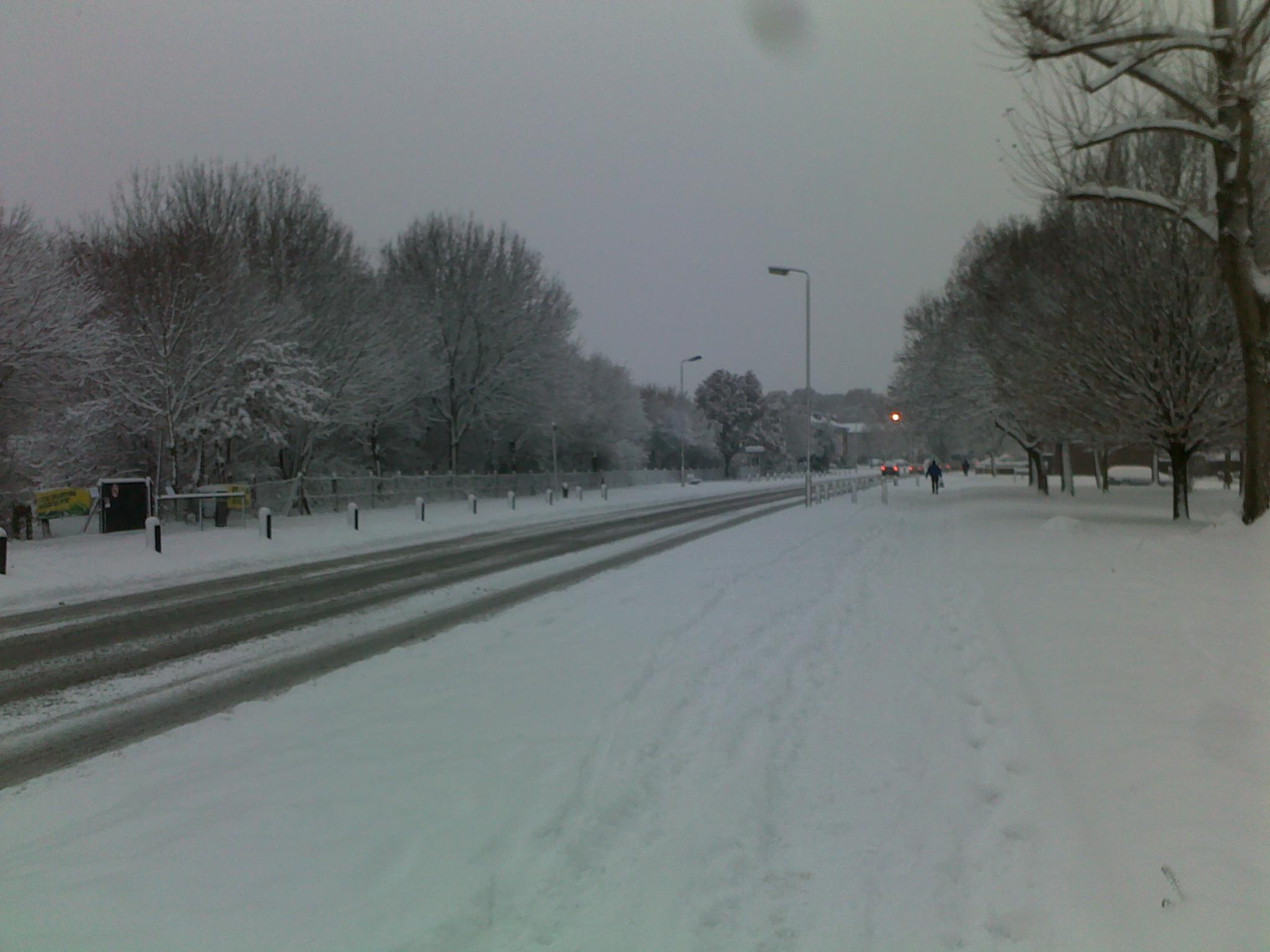 Milton Road, outside Hart Plain School