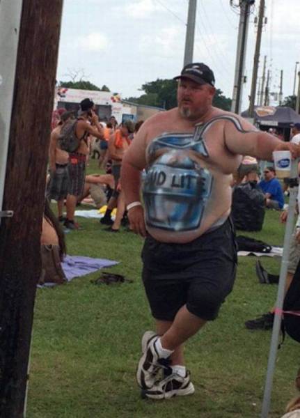 things got weird when drunk chicks tried to do keg stands on earl