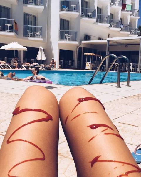 wait a second those arent hot dogs