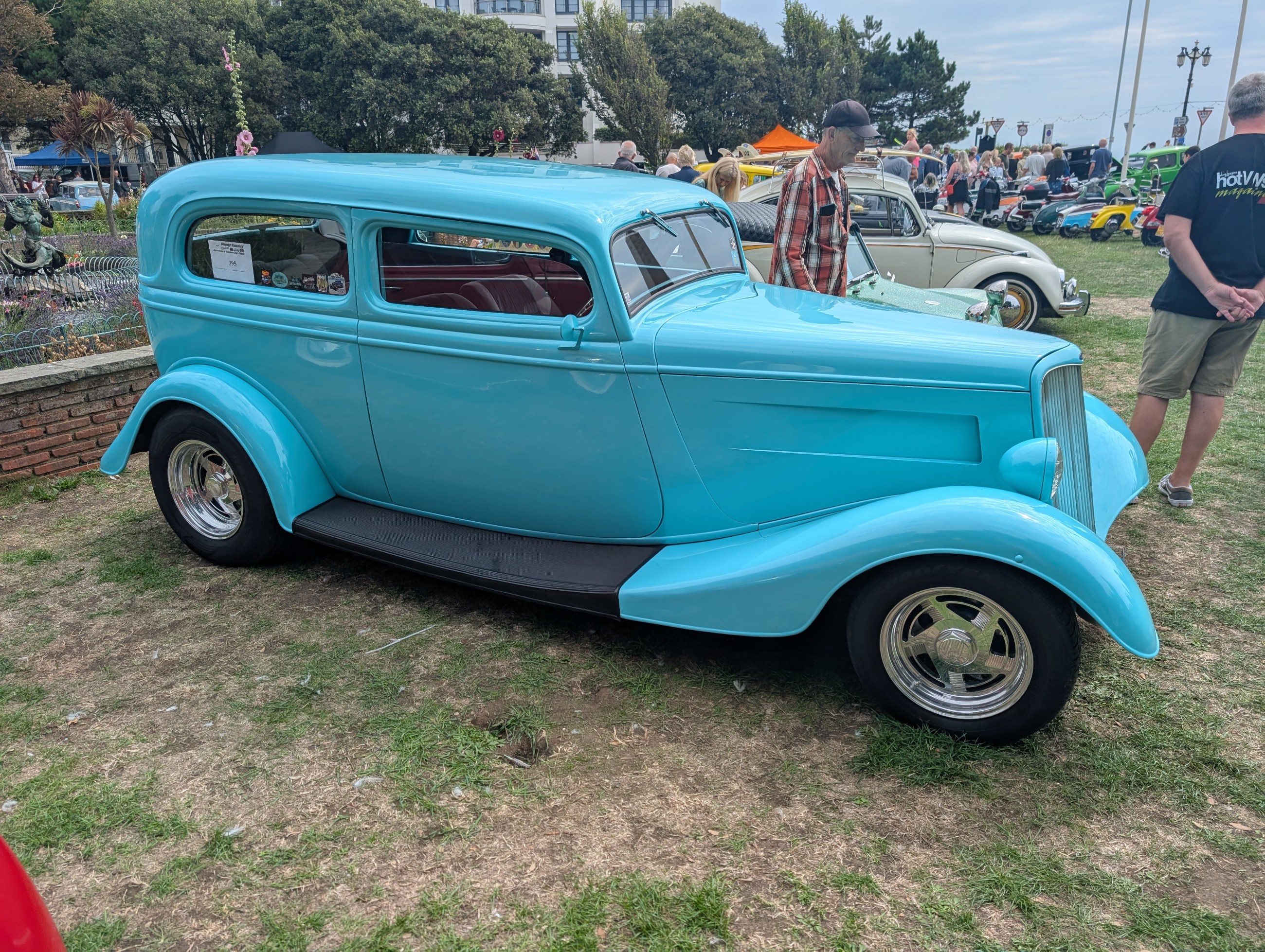 Worthing_Sunny_Sunday_2025_009.jpg