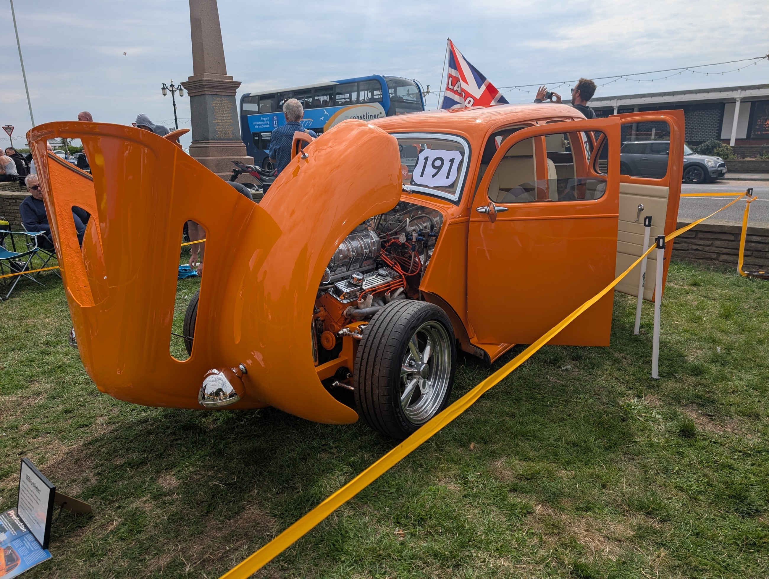 Worthing_Sunny_Sunday_2025_012.jpg
