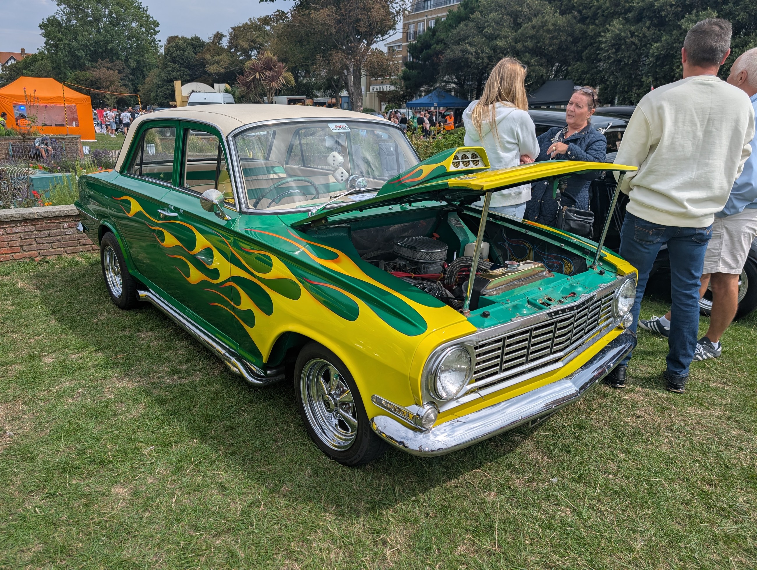 Worthing_Sunny_Sunday_2025_020.jpg