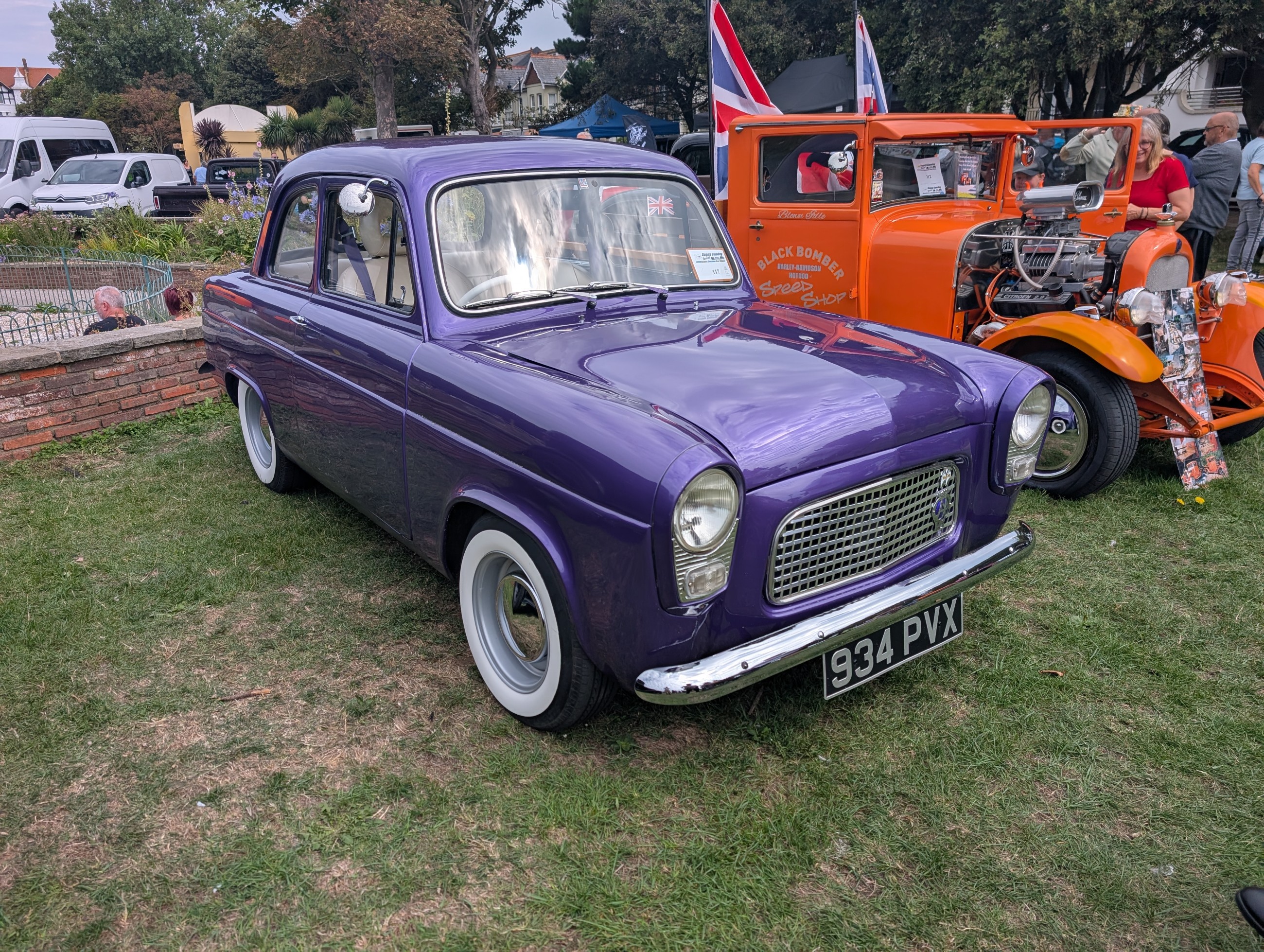 Worthing_Sunny_Sunday_2025_024.jpg