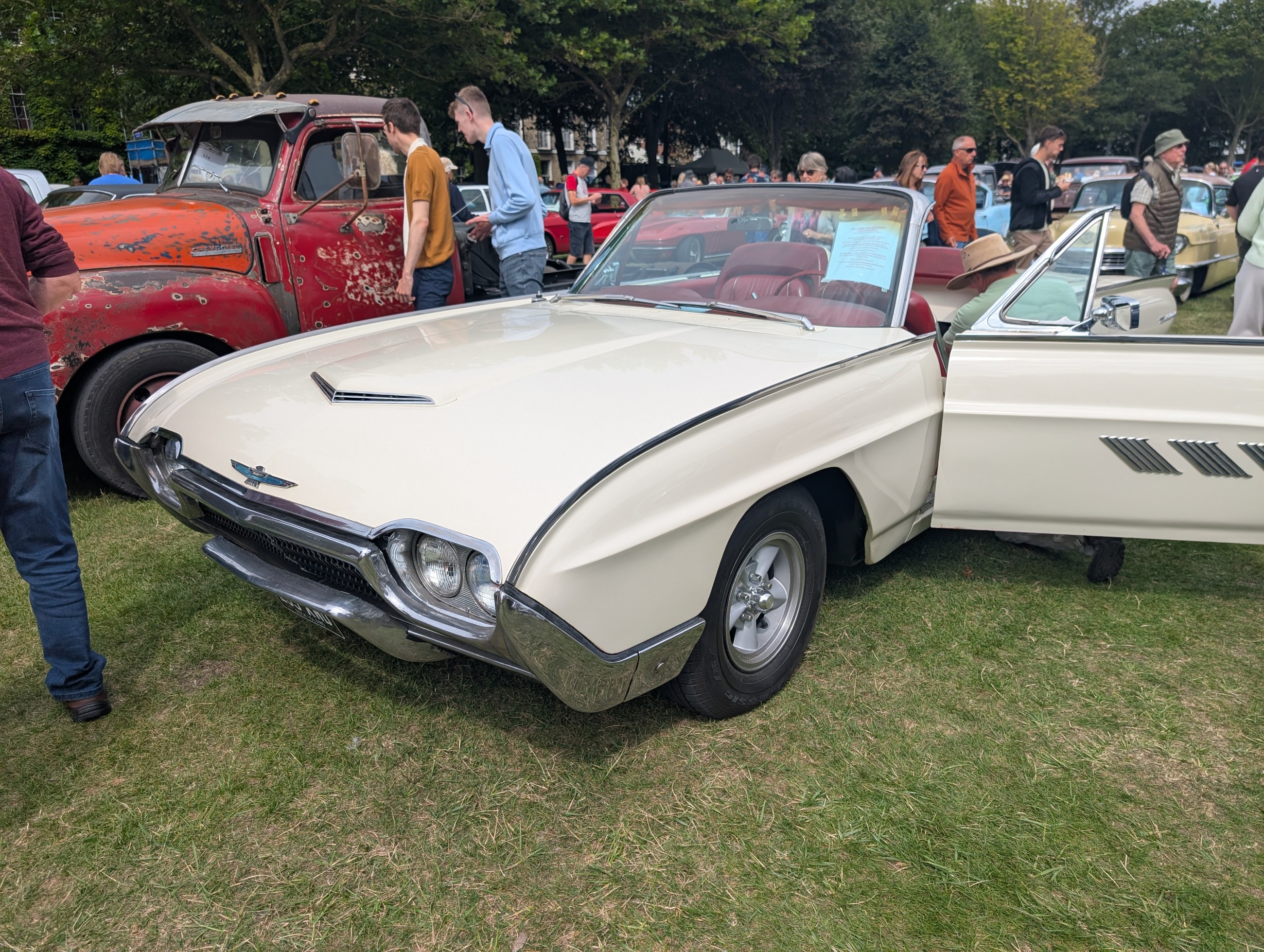 Worthing_Sunny_Sunday_2025_039.jpg