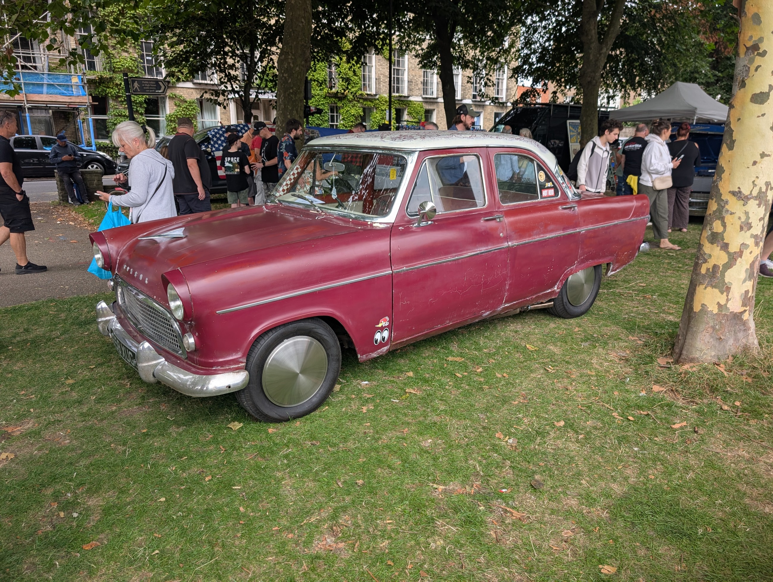 Worthing_Sunny_Sunday_2025_070.jpg